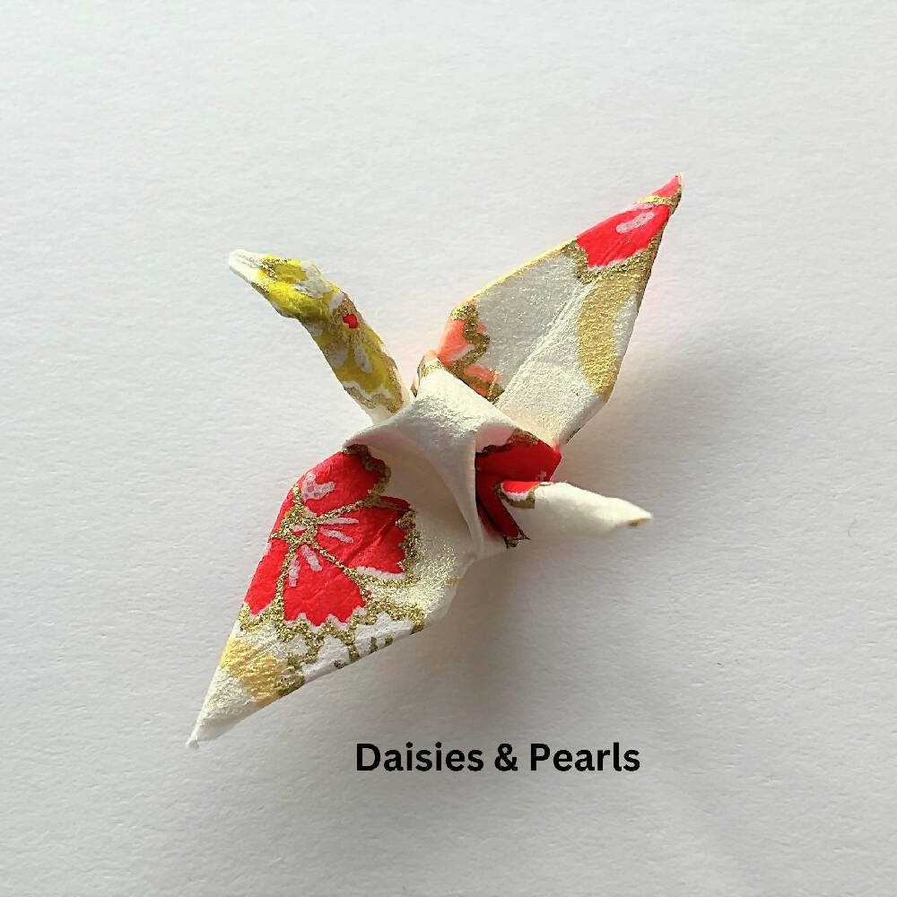 Daisies & Pearls crane - Marion Nelson Art