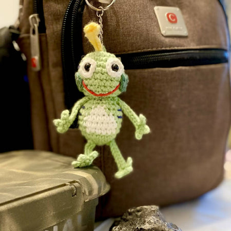 Signal the Frog Crochet Keyring Geocaching Mascot