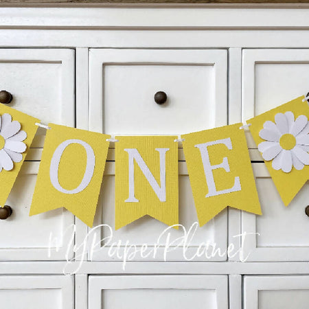 Daisy ONE Banner. Floral first birthday bunting. Pink or Yellow.