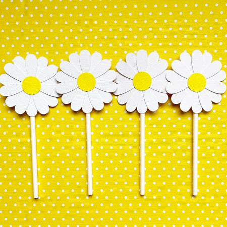 Daisy Flower Cupcake Toppers. Floral baby shower, first birthday.