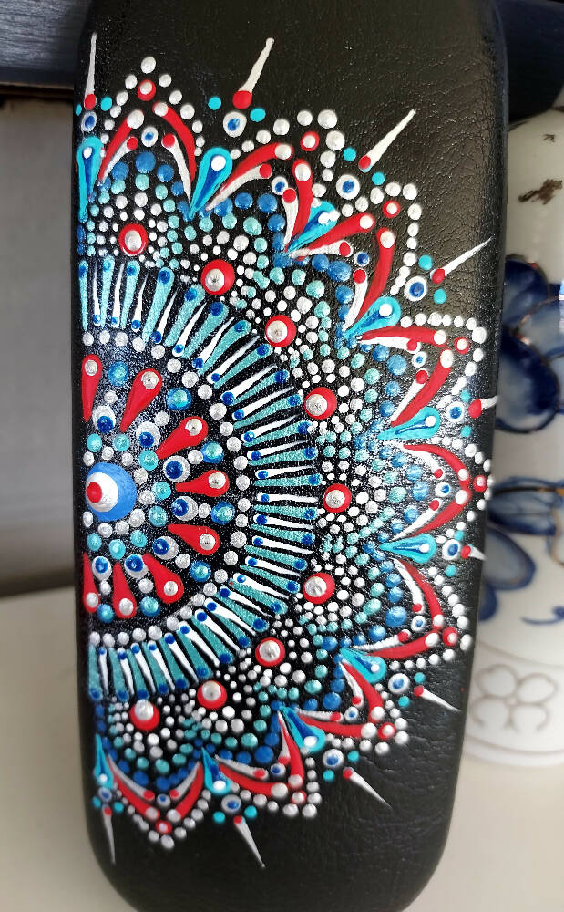 Dot Art Spectacle Case called " Stars and Stripes"