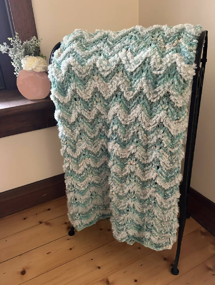 Knit Blanket - Peaks and Valley’s