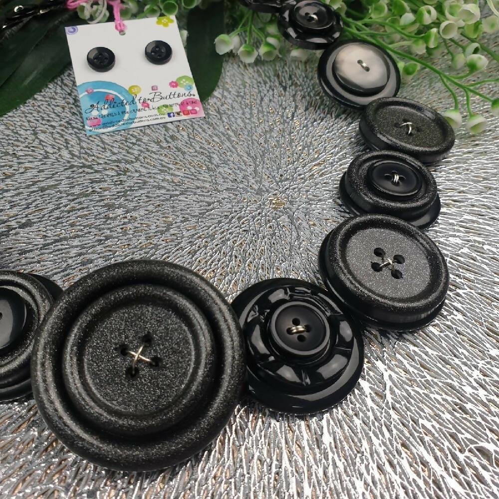Button Necklace Sparkling Black Beauty Resin Buttons Necklace & Earrings