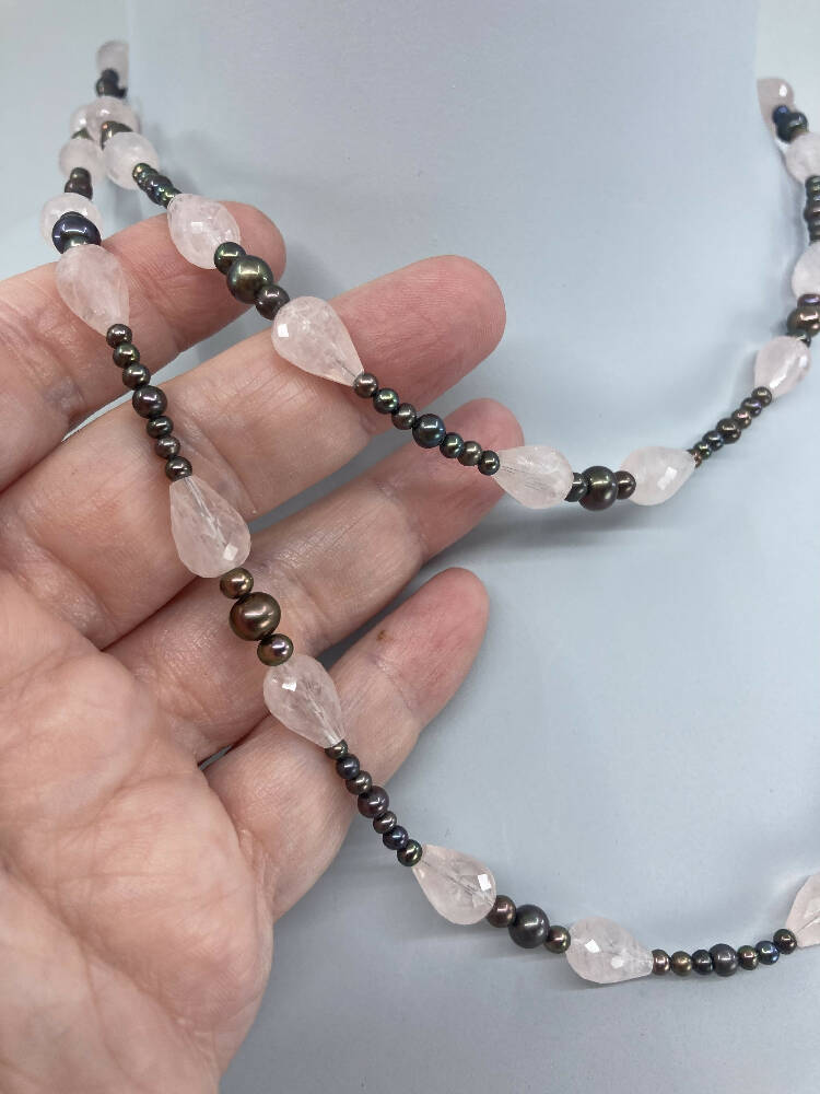 Rose quartz and black fresh water pearls long necklace 2