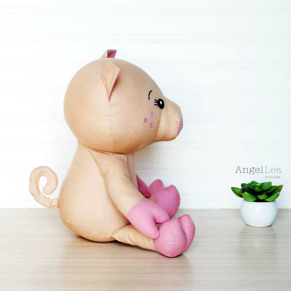 beige-pig-side-view-square-crop-DSC_2103