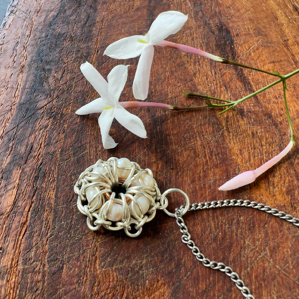 Marigold | Silver pendant with cultured pearls