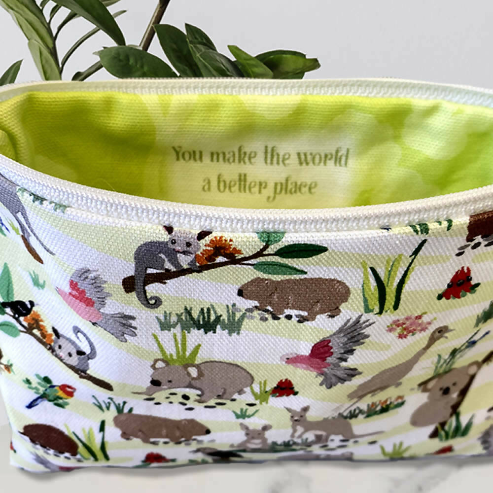 zp-013-Australian-Animals-in-Wildlife-Park-Zipper-Pouch-C