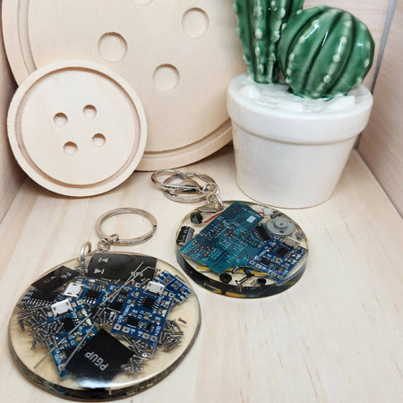 Keyring - Computer Electronics Recycled - Round Resin