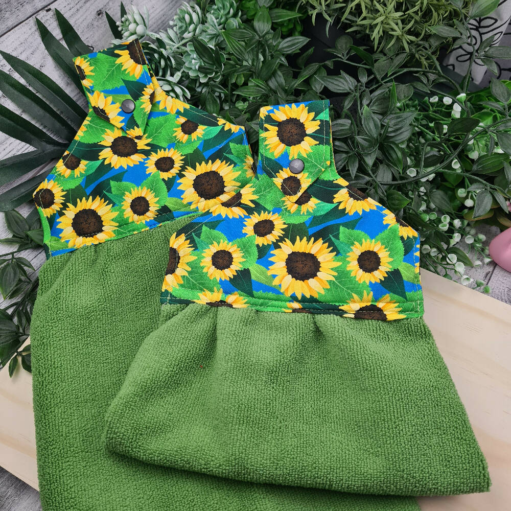 Hand Towel - Sunflower Print - Cotton Fabric - Hanging with Clip Loop