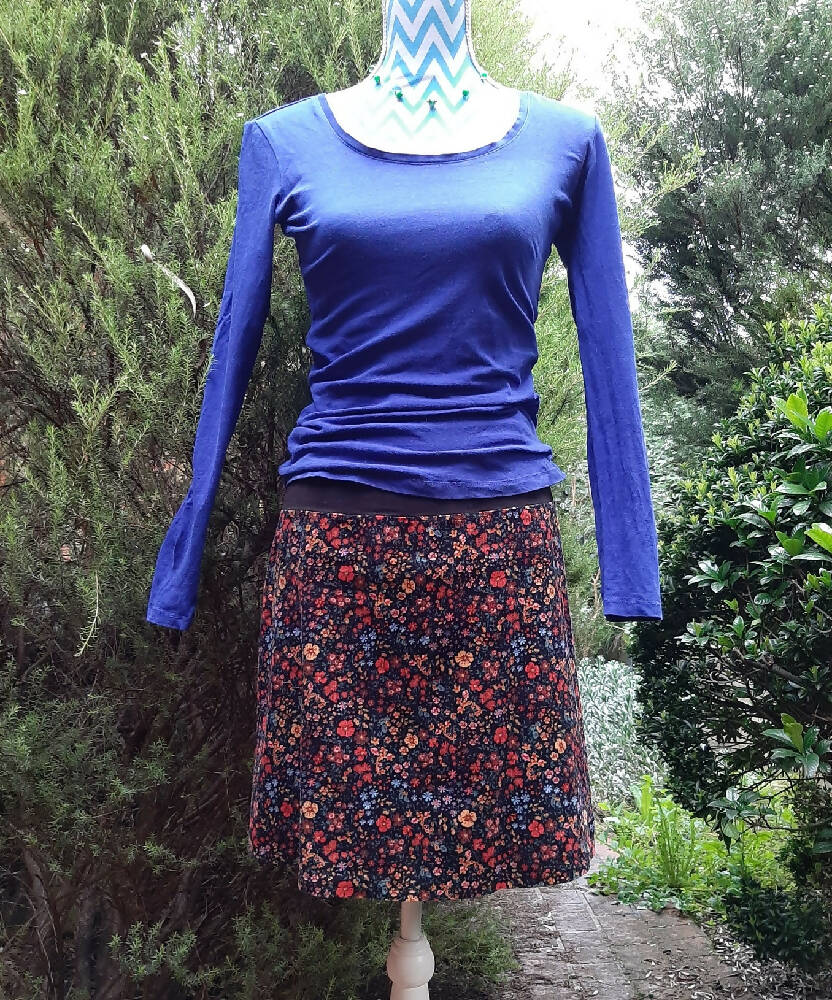 Flowery corduroy skirt