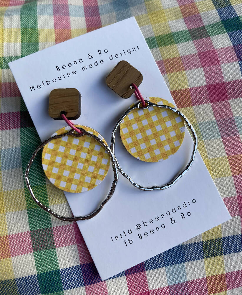 Yellow gingham / alloy earrings