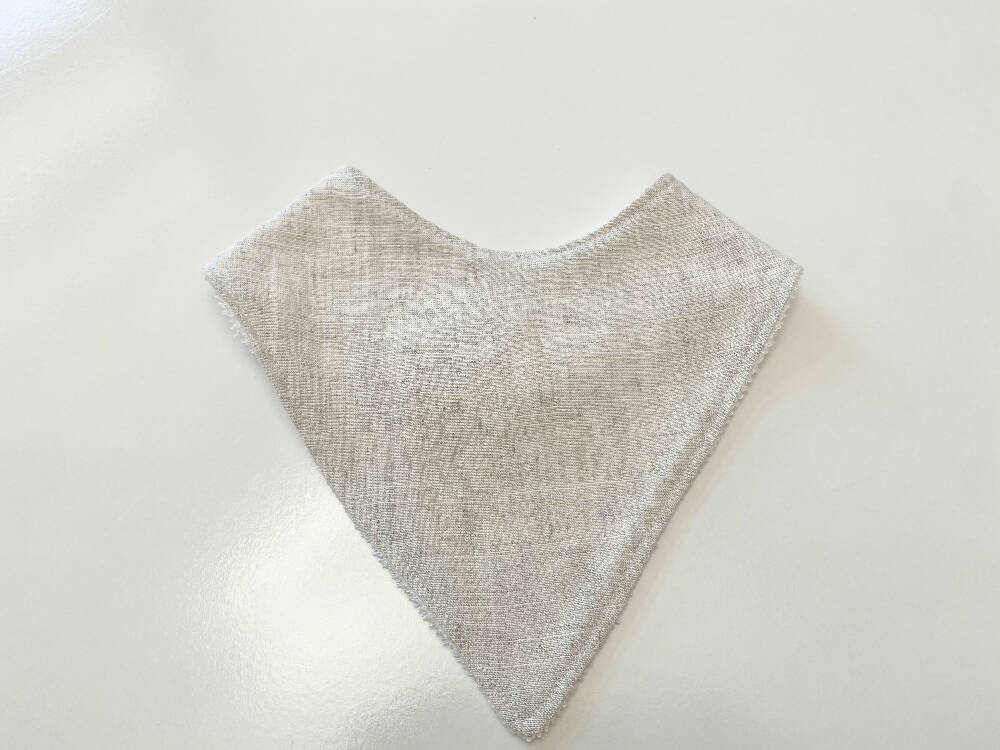 Linen bandana bib in natural