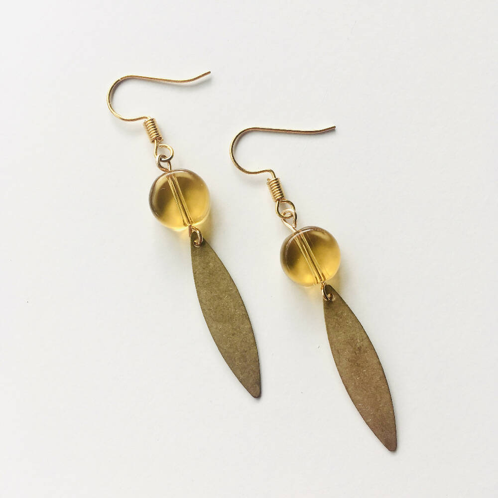 Amber yellow gold dangle earrings
