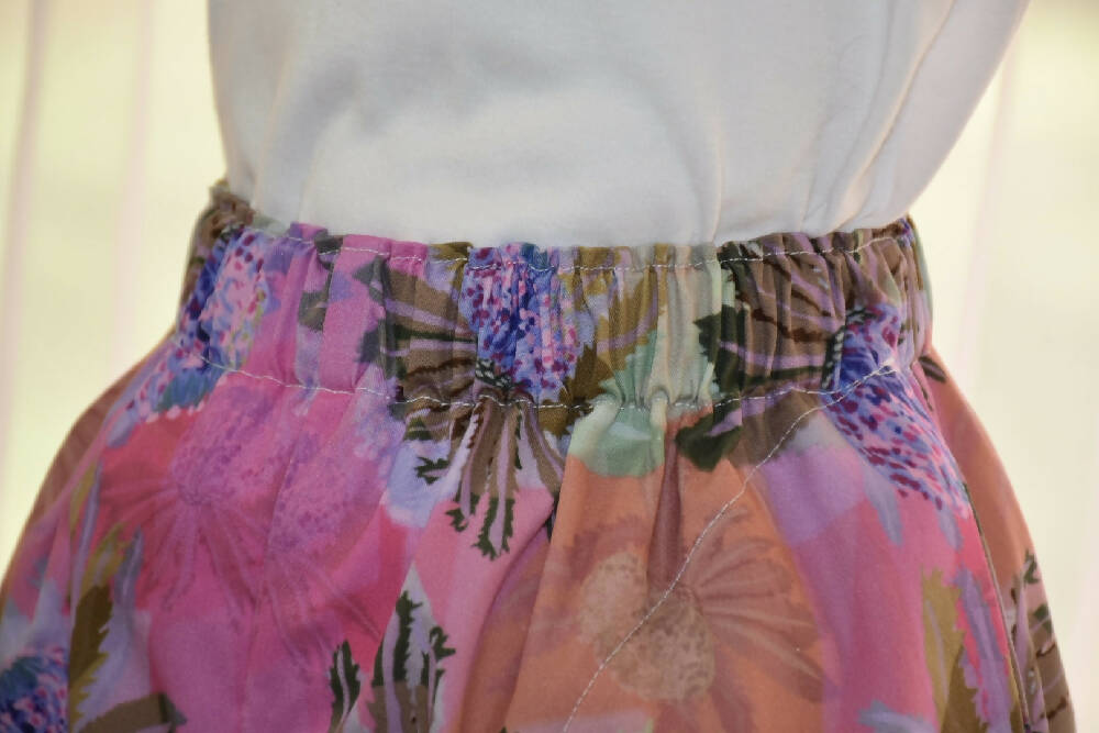 Kids shorts, 2 x side seam pockets, exclusive fabric print