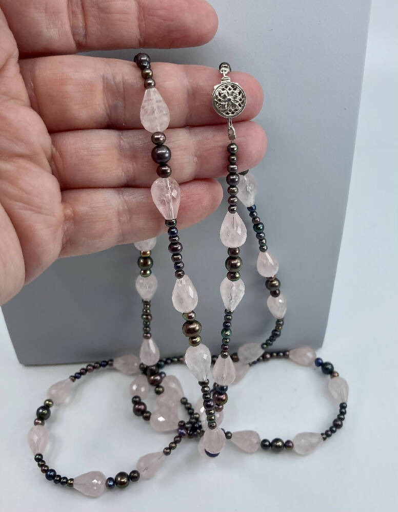 Rose quartz and black fresh water pearls long necklace 4