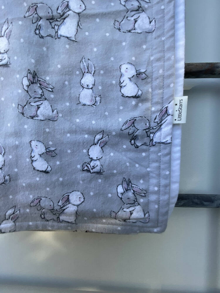 Baby Blanket / Flannelette Cotton / Friendship Bunnies