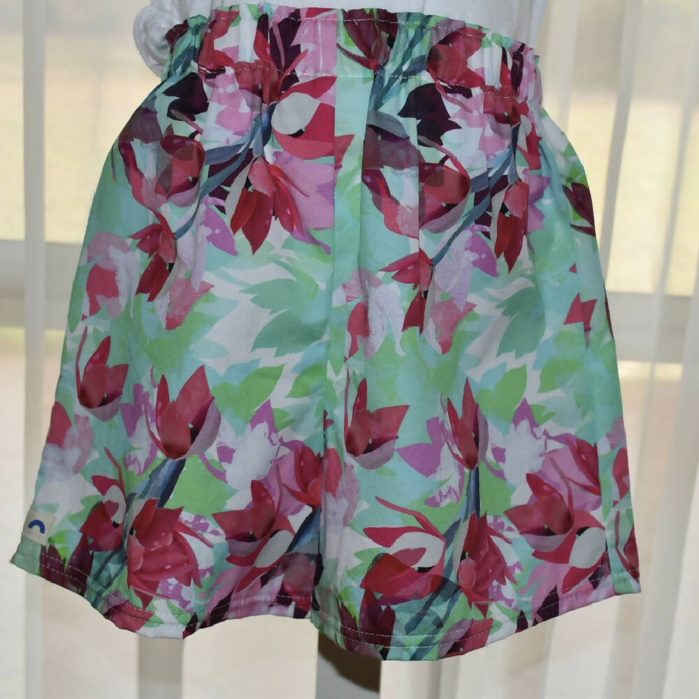 Cotton shorts, size 4, original fabric print