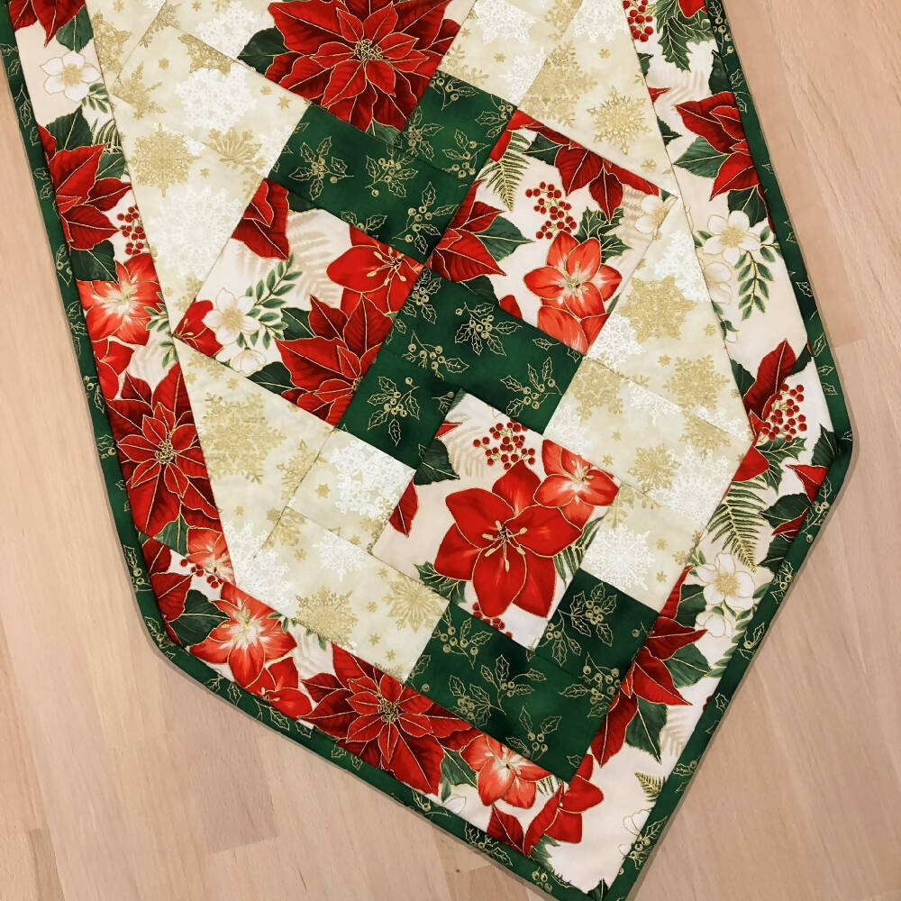 Christmas table runner handmade quilted Australia