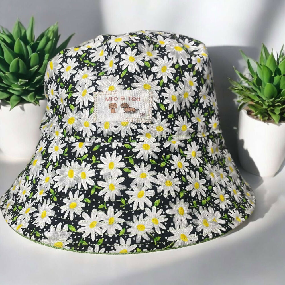 green daisy ladies bucket hat