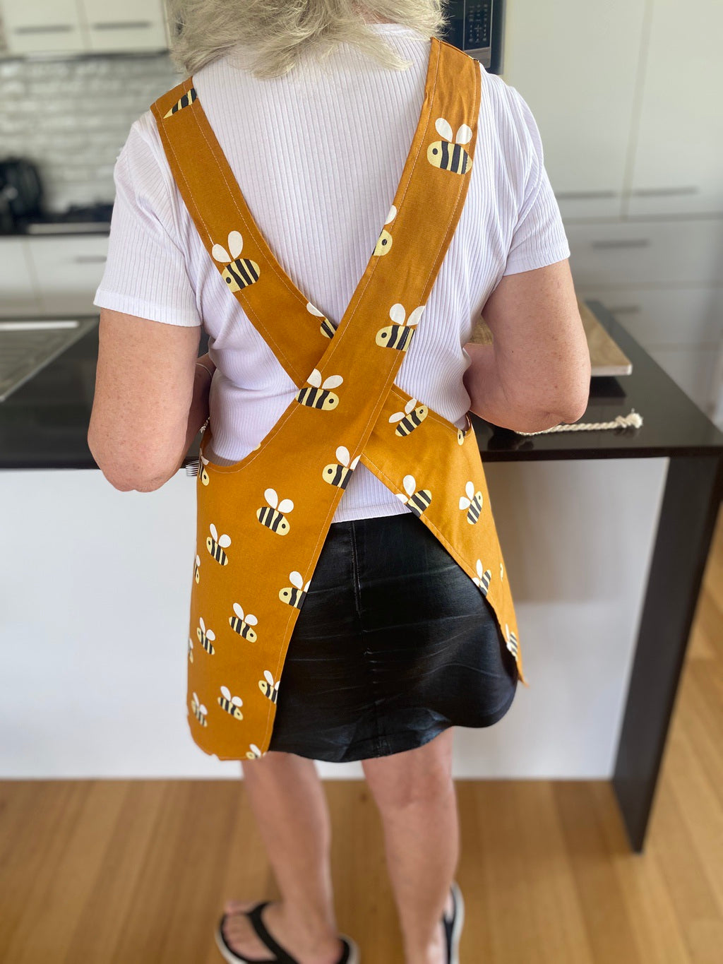 Bees Japanese style cross back kitchen apron. Crafting, gardening, no ties apron.