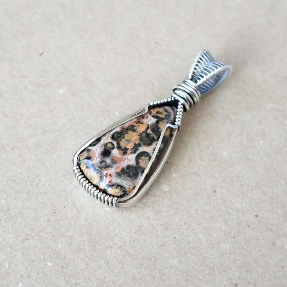PJS06203_03_LeopardskinJasperPendant