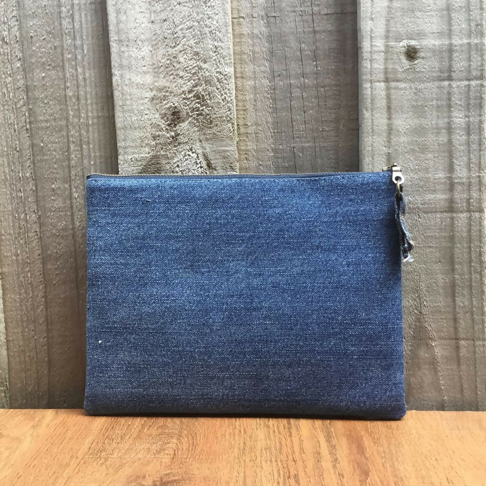 Upcycled-denim-pouch-13b