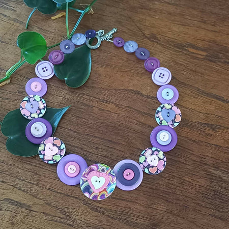 Button necklace - Purple Hearts