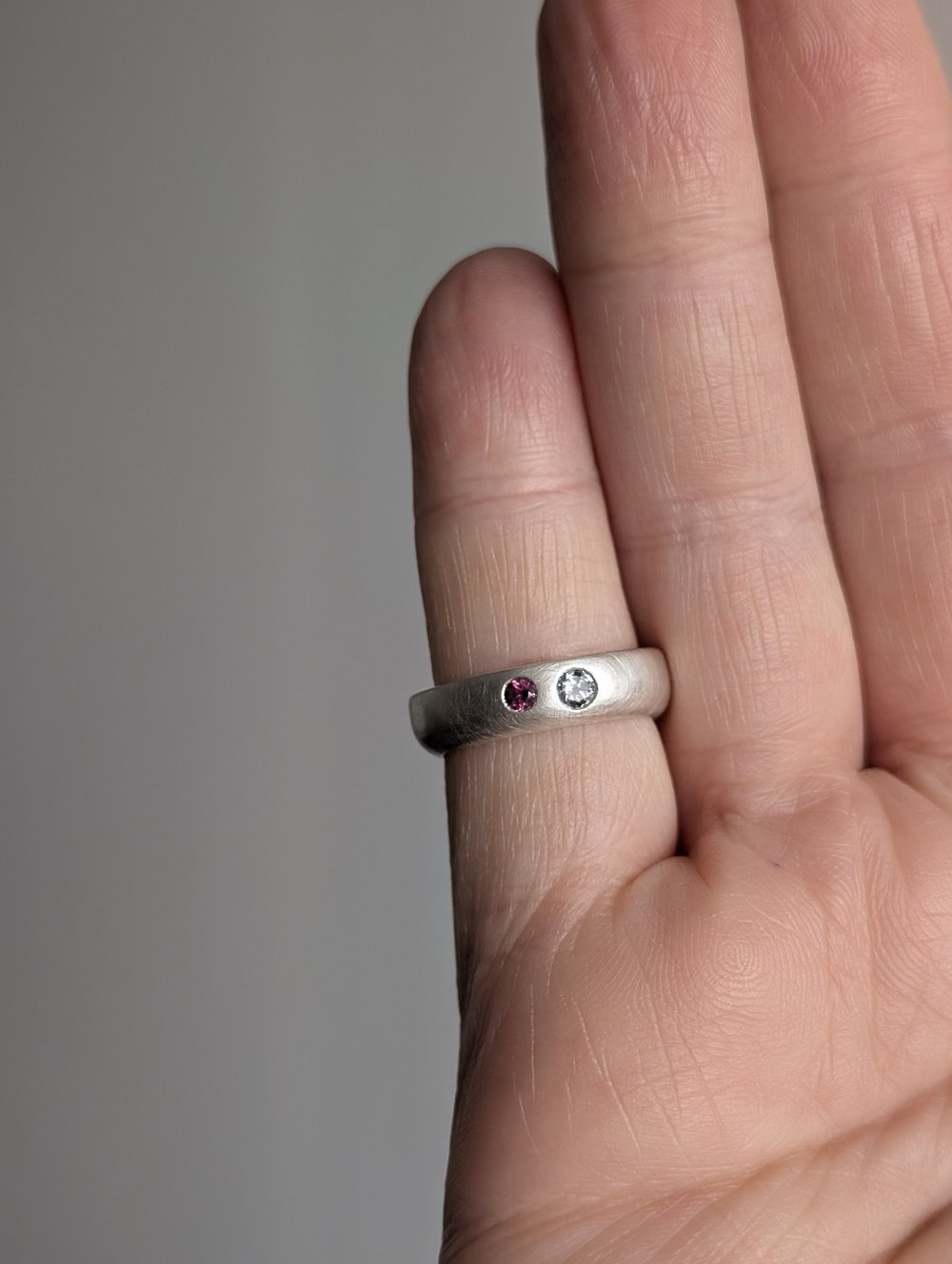 handmade rhodolite garnet × grey spinel × offset ring