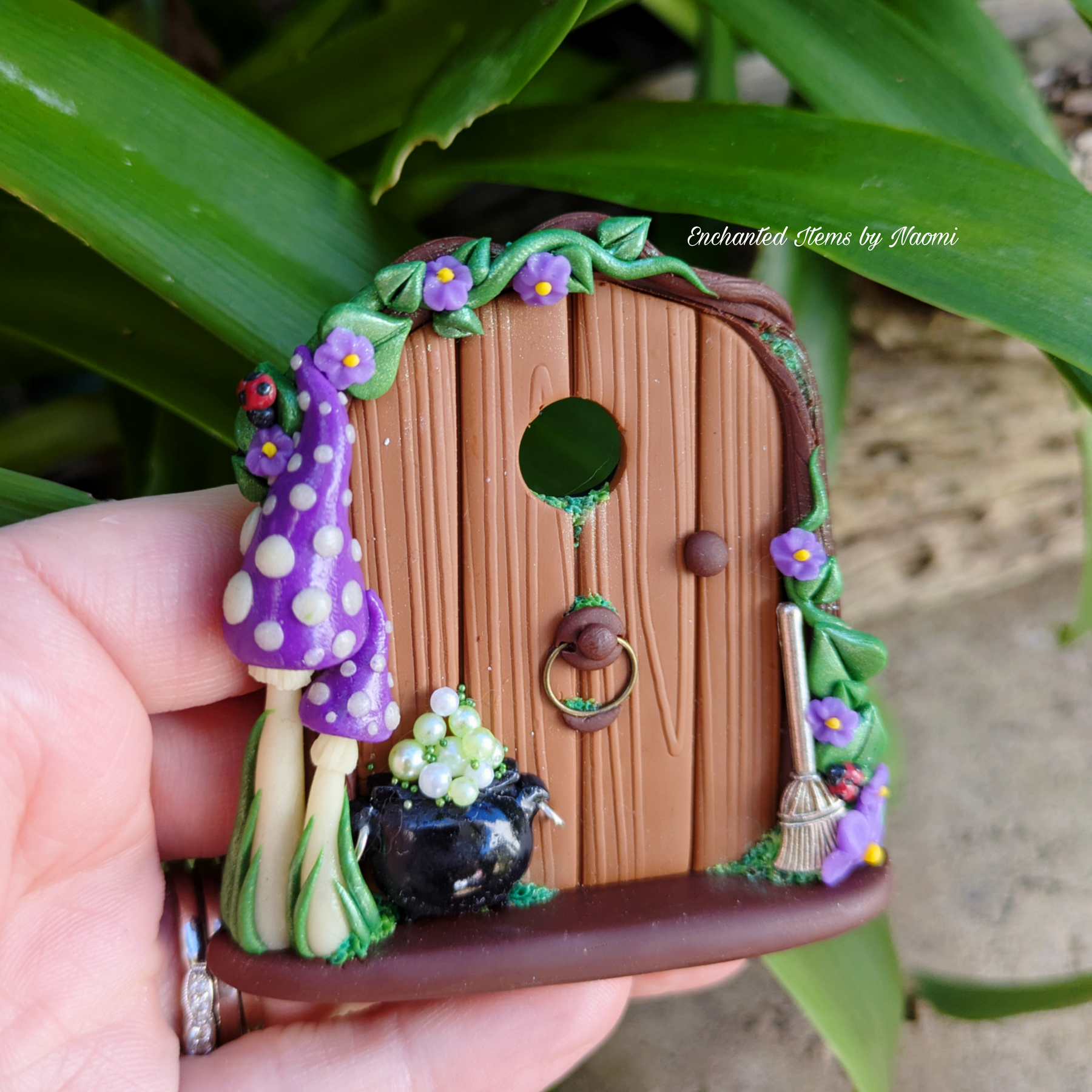 Mini Witch Fairy Door – Glow-in-the-Dark Mushroom Stems & Spots