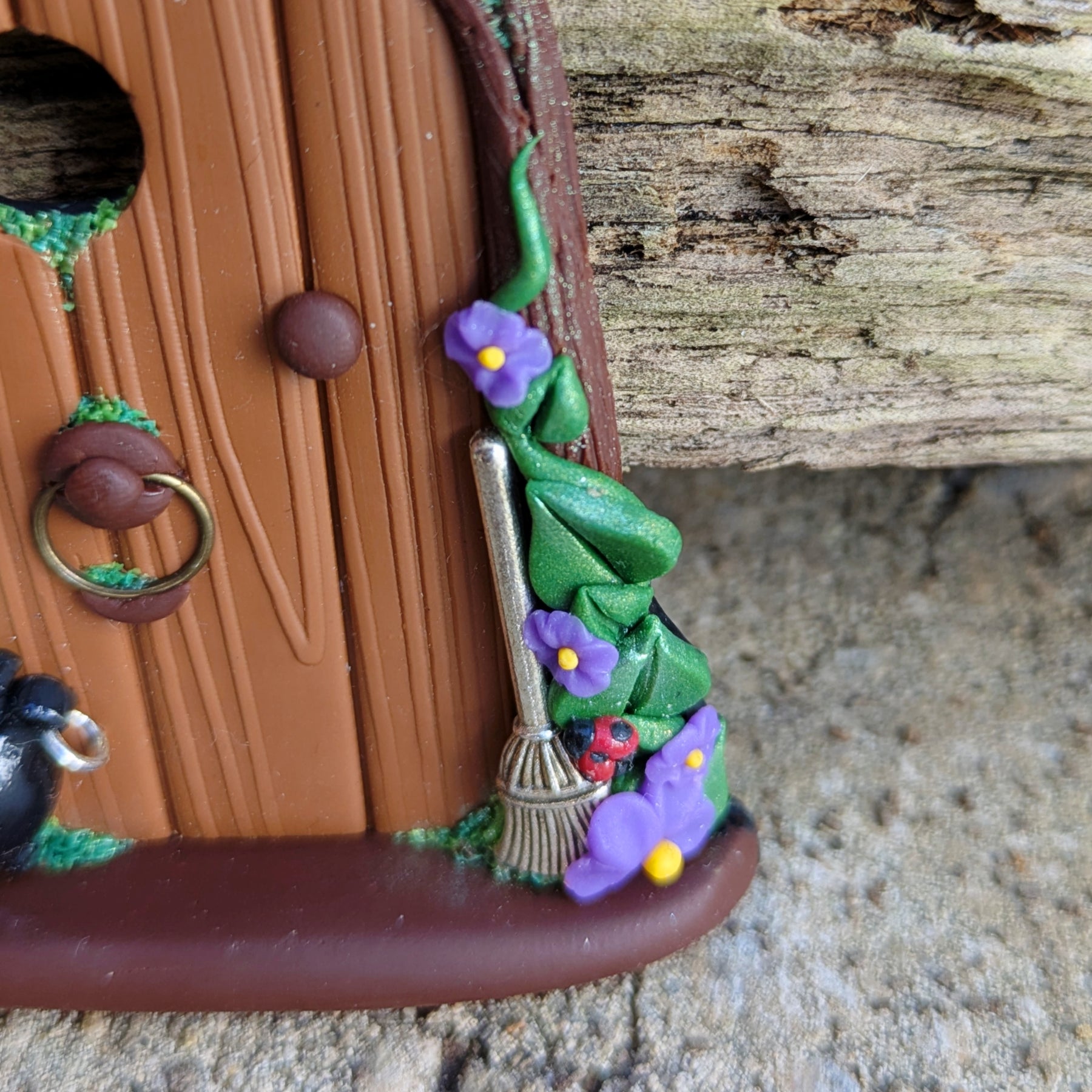 Mini Witch Fairy Door – Glow-in-the-Dark Mushroom Stems & Spots