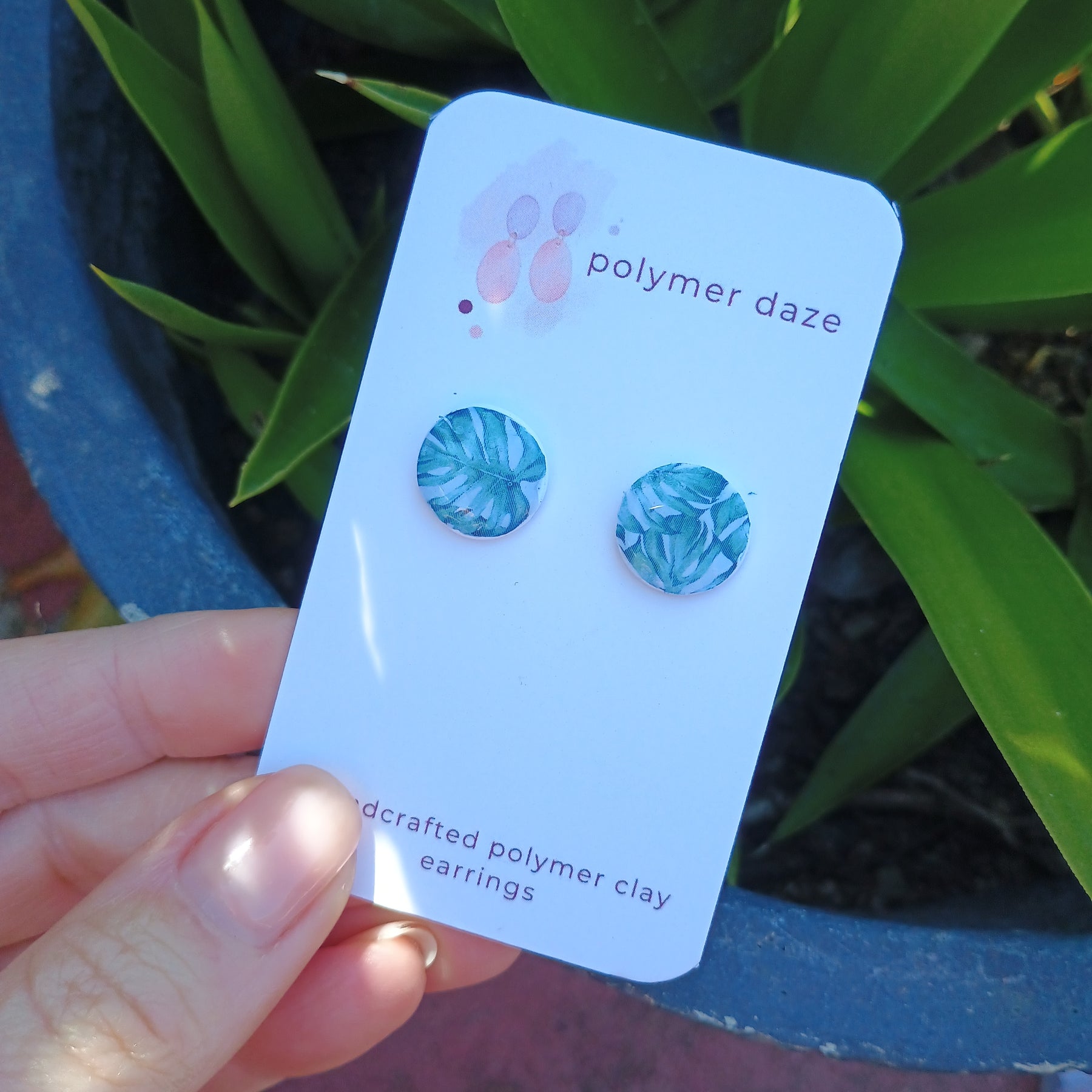 Monstera stud earring