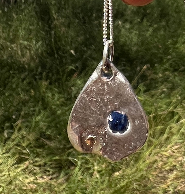 "Lake Bonney" SS Pendant with blue sapphire