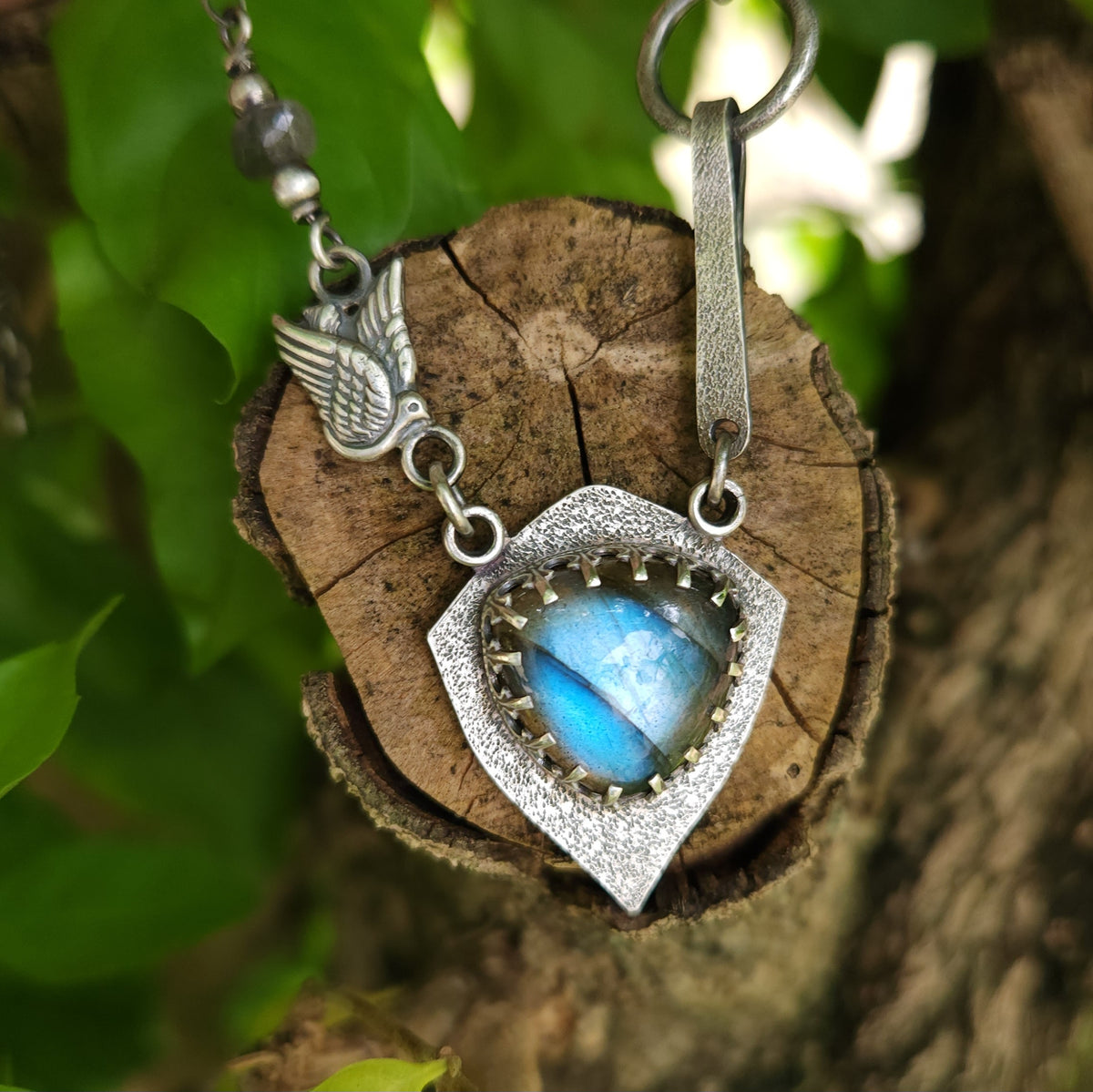 'On the wings of hope' silver necklace with labradorite