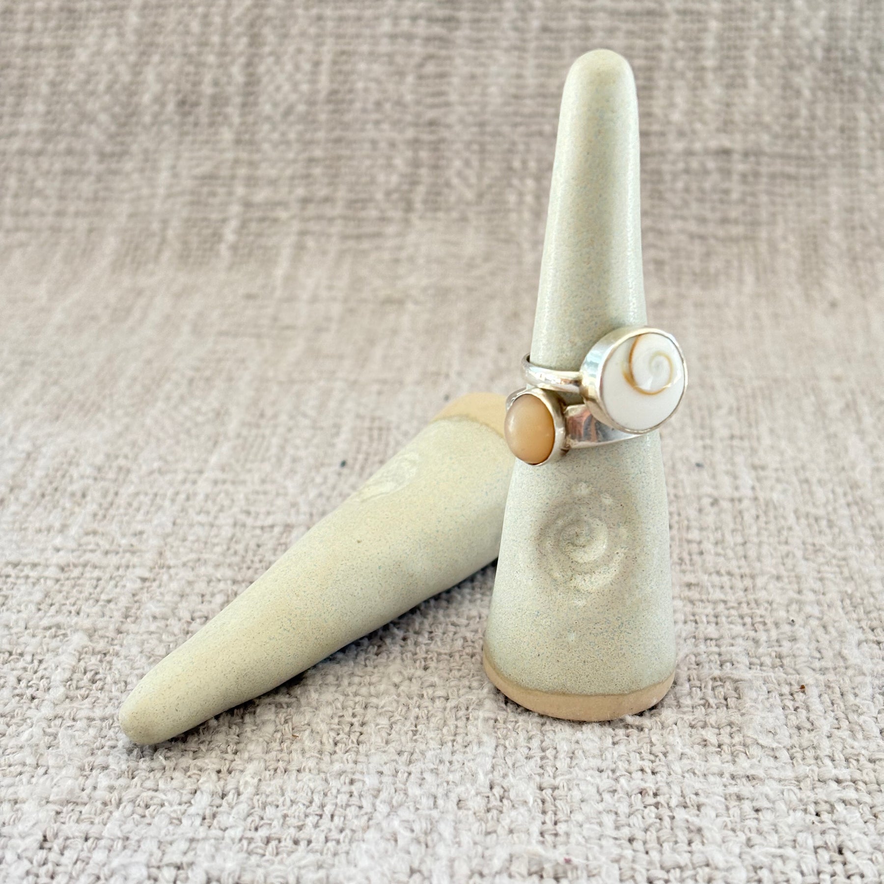 Ring Holder - Shell