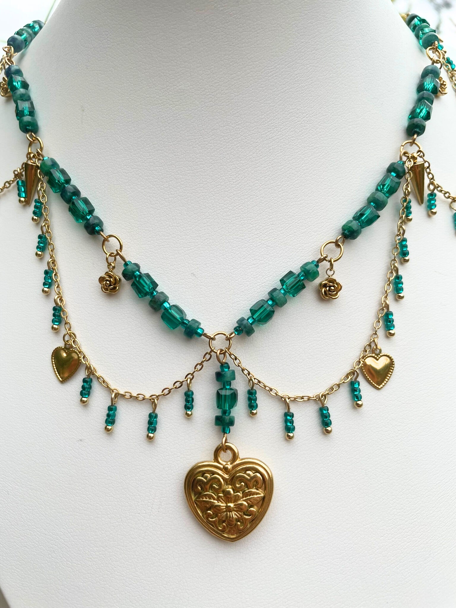 Romantic and elegant green and gold beaded necklace