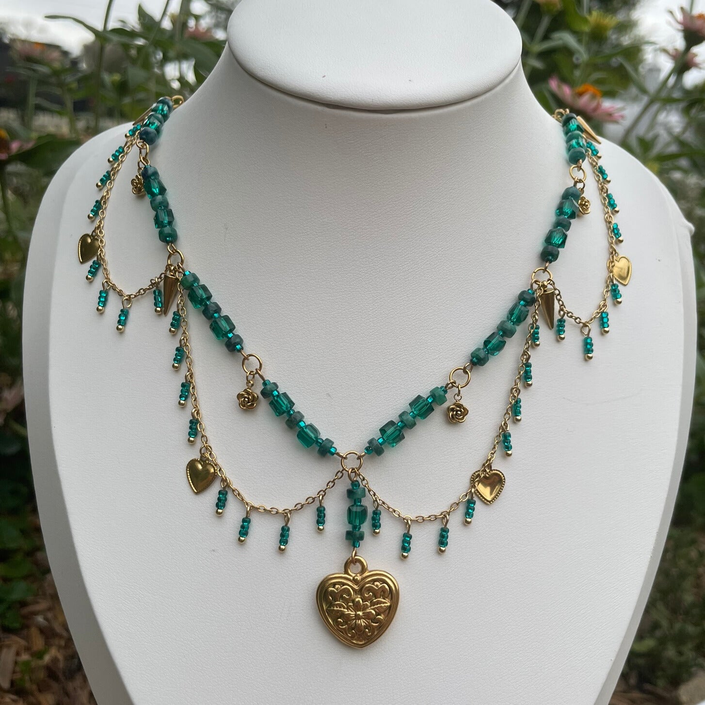 Romantic and elegant green and gold beaded necklace