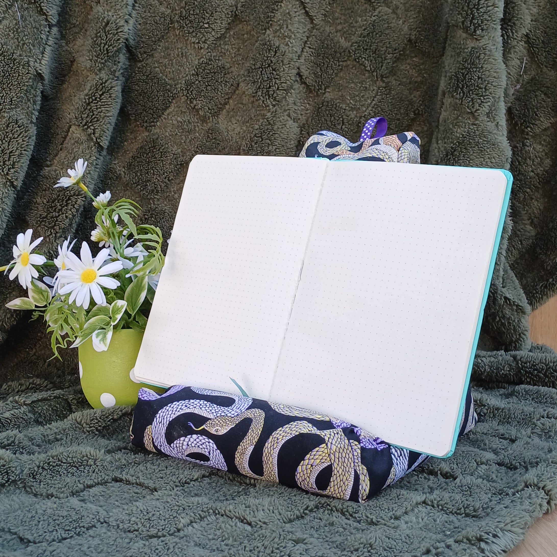 Snake Design Pillow to suit Book and Tablet