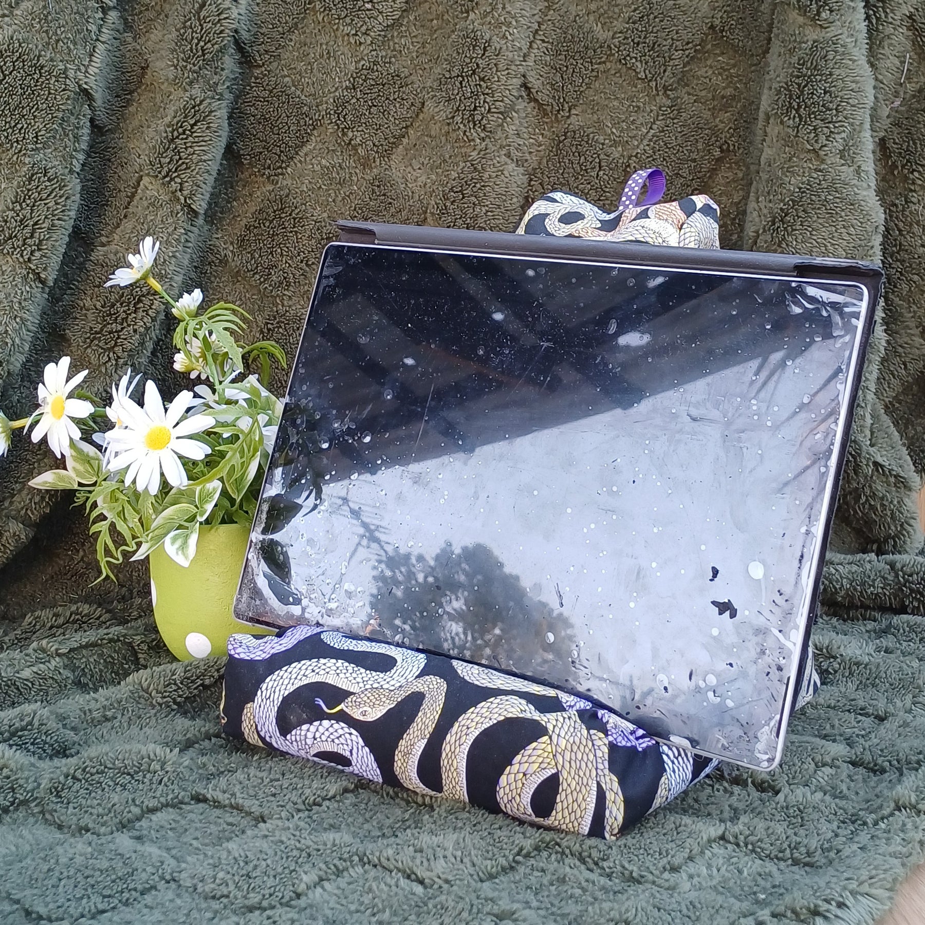 Snake Design Pillow to suit Book and Tablet
