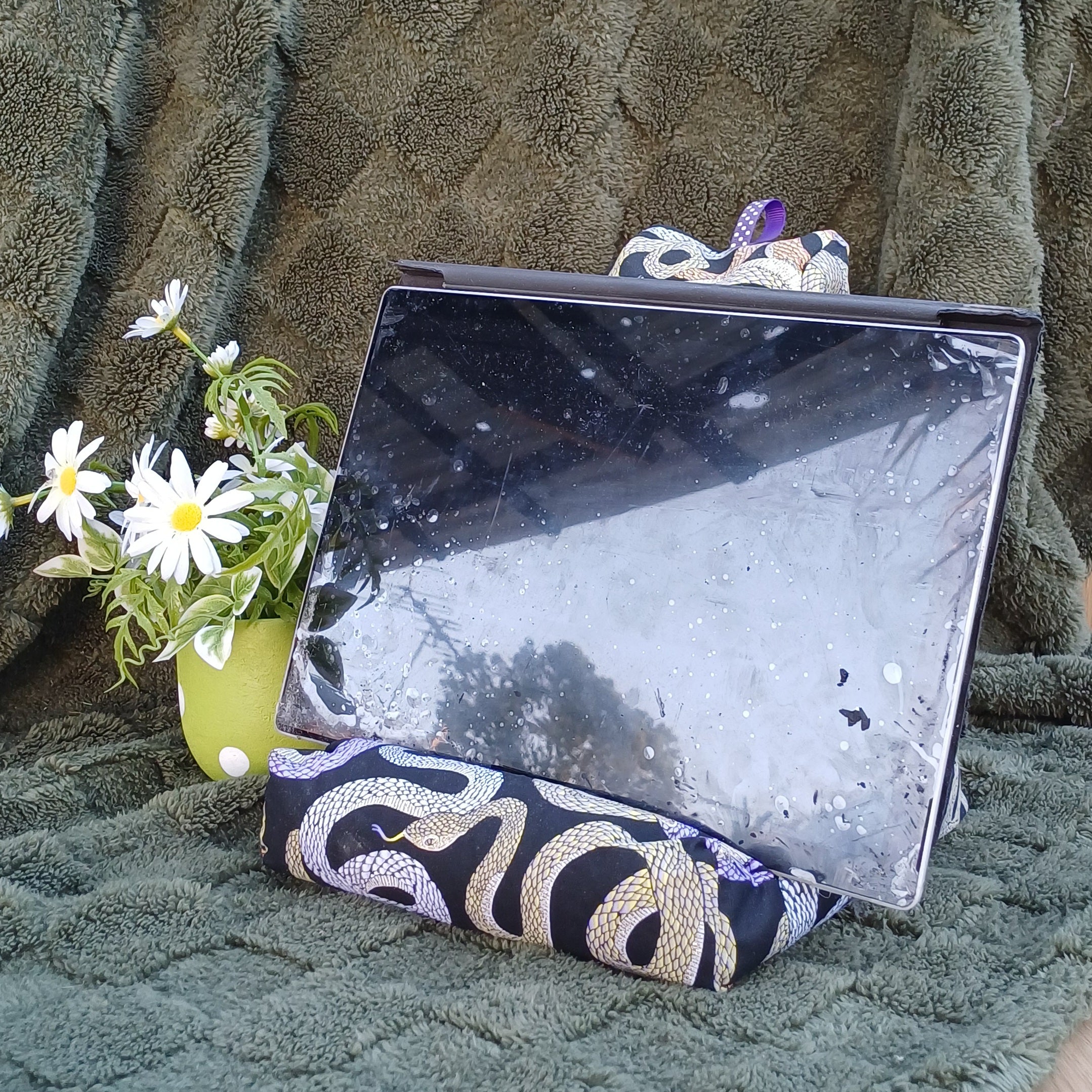 Snake Design Pillow to suit Book and Tablet