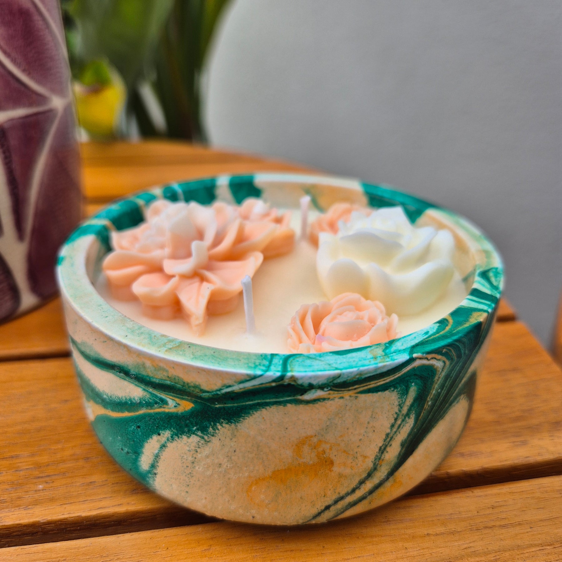 Green marbled concrete bowl candle with Coconut Lime