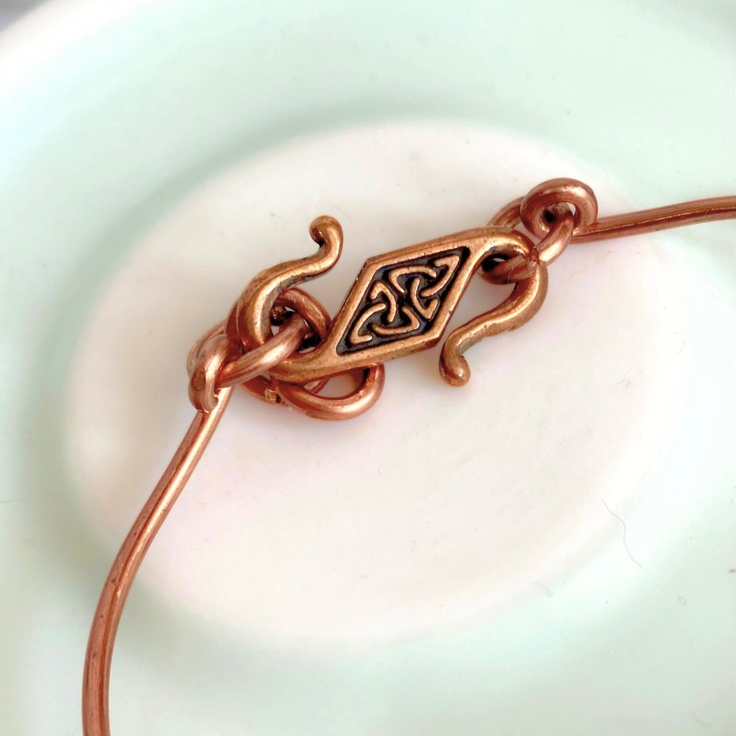Simple antique copper spiral bracelet | Bangle with Triquetra clasp | Celtic-inspired jewellery