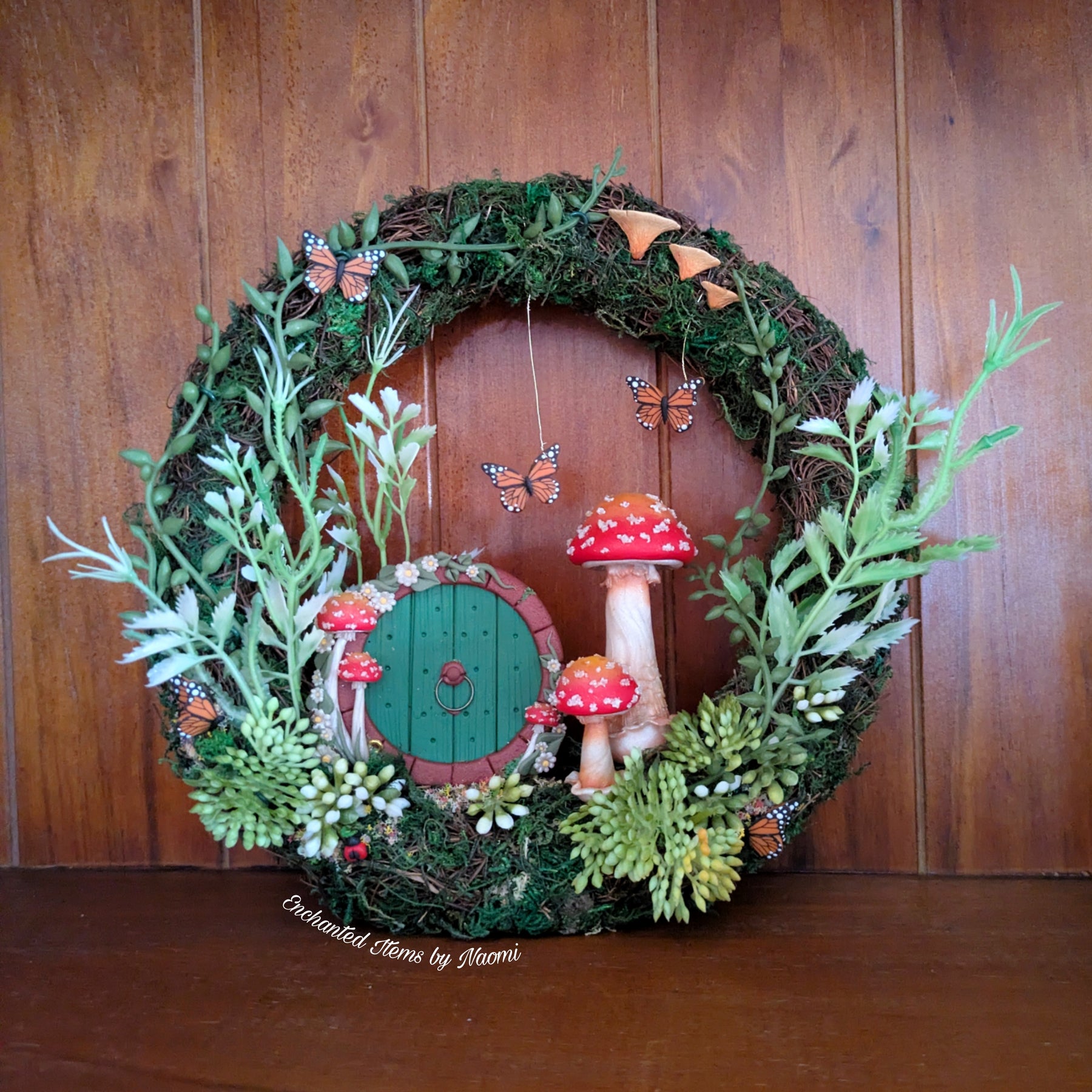 Hobbit Door & Amanita Mushroom Wreath – Enchanted Forest Decor