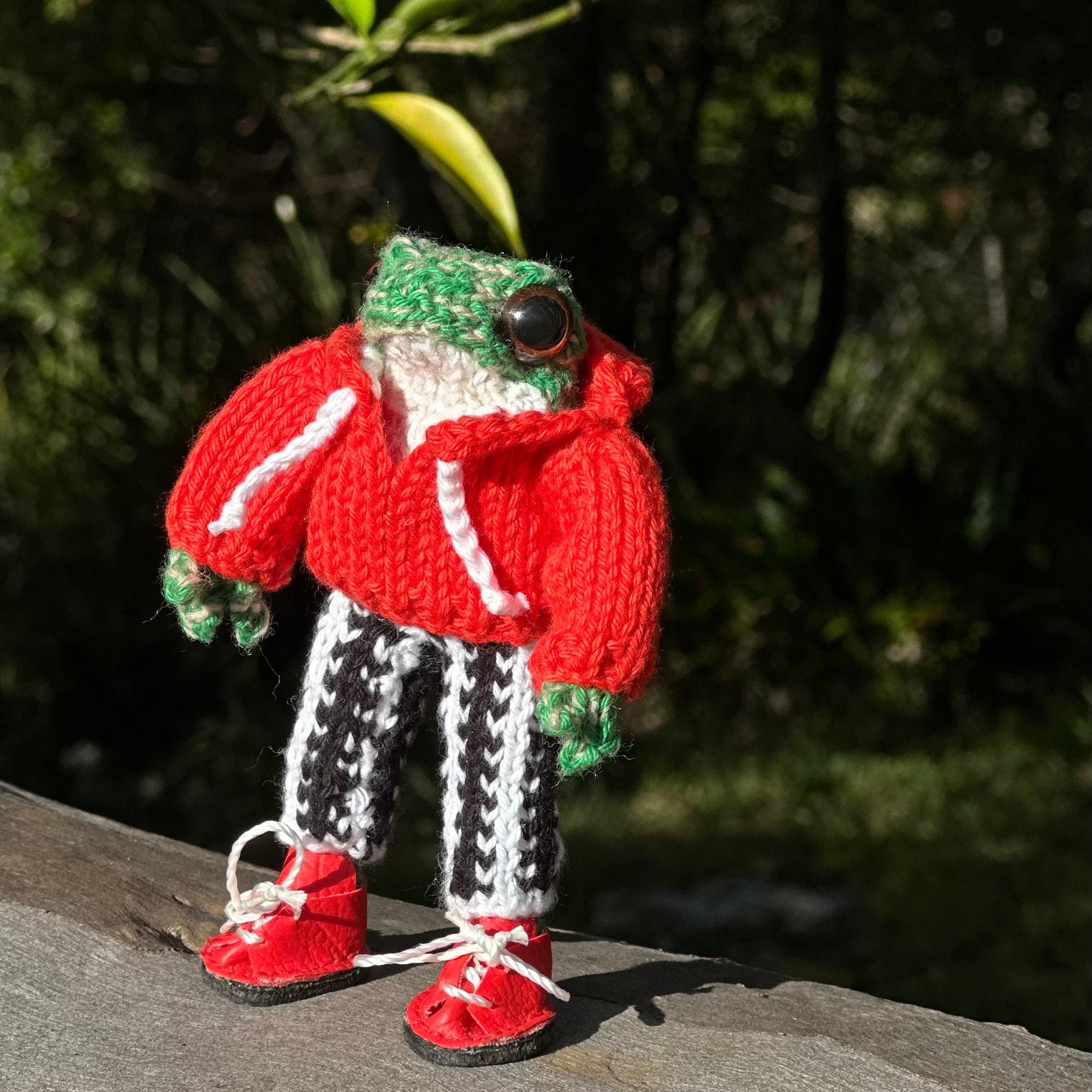 Little Knitted Frog Figurine, 12cm