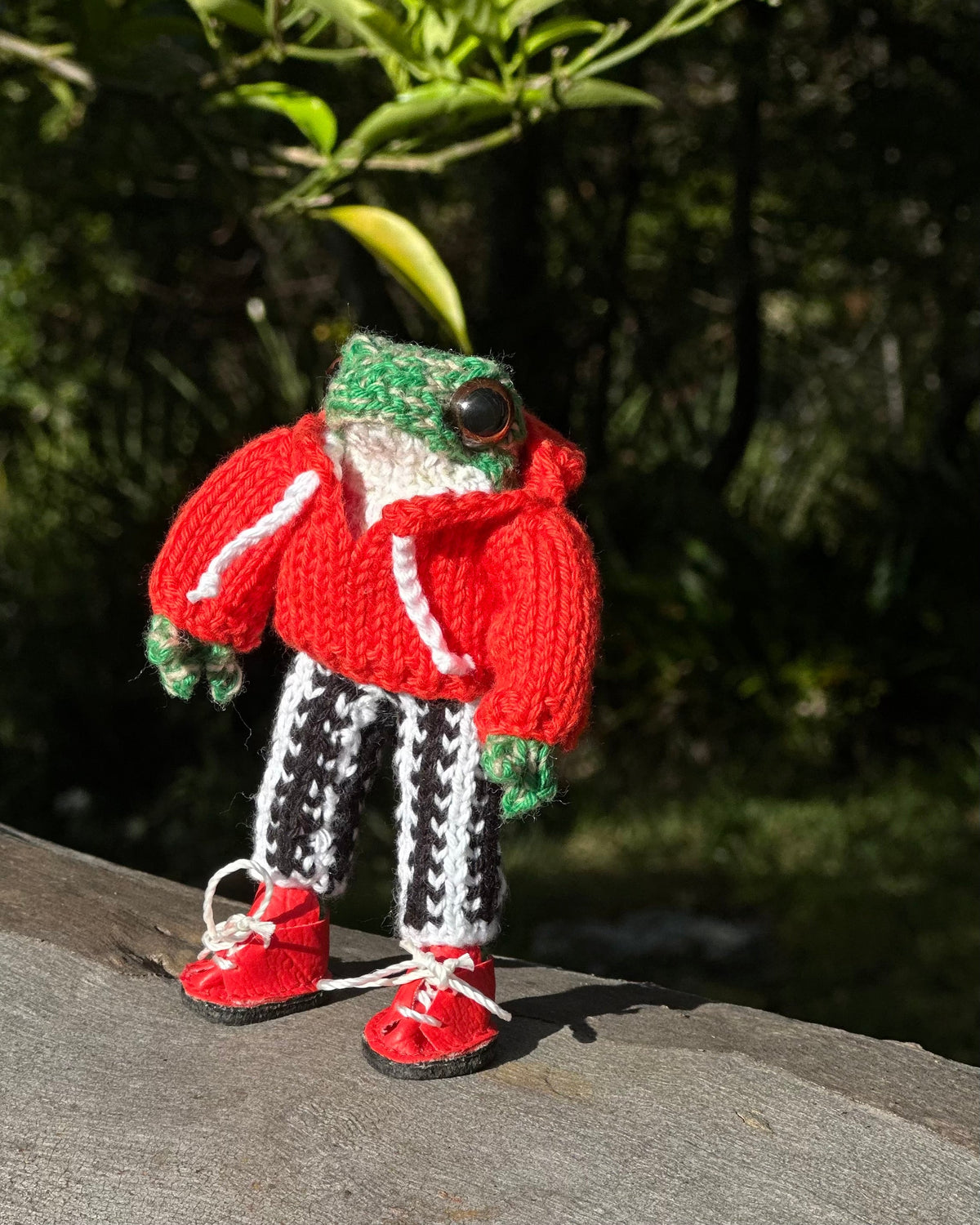 Little Knitted Frog Figurine, 12cm