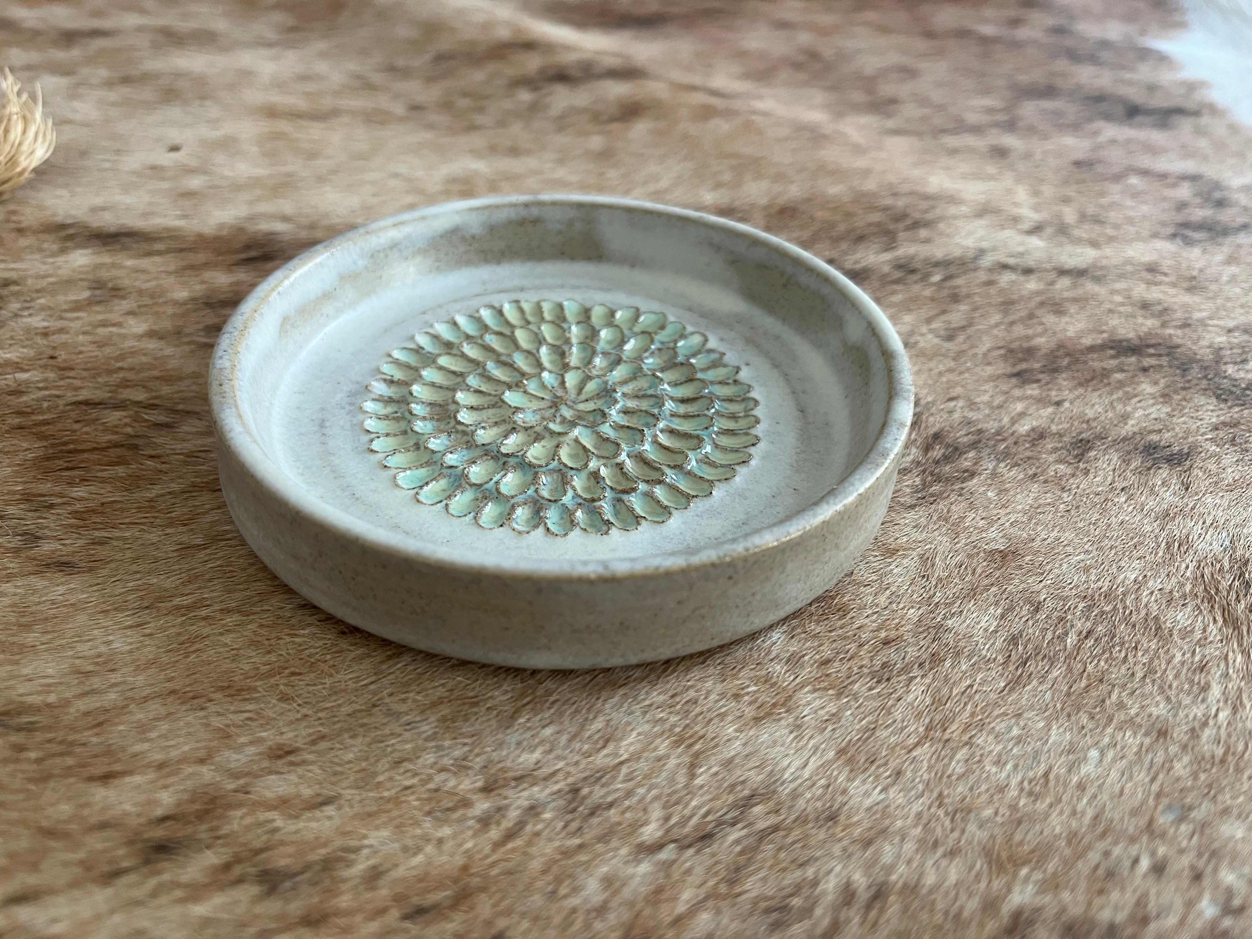Ceramic grater with Brush