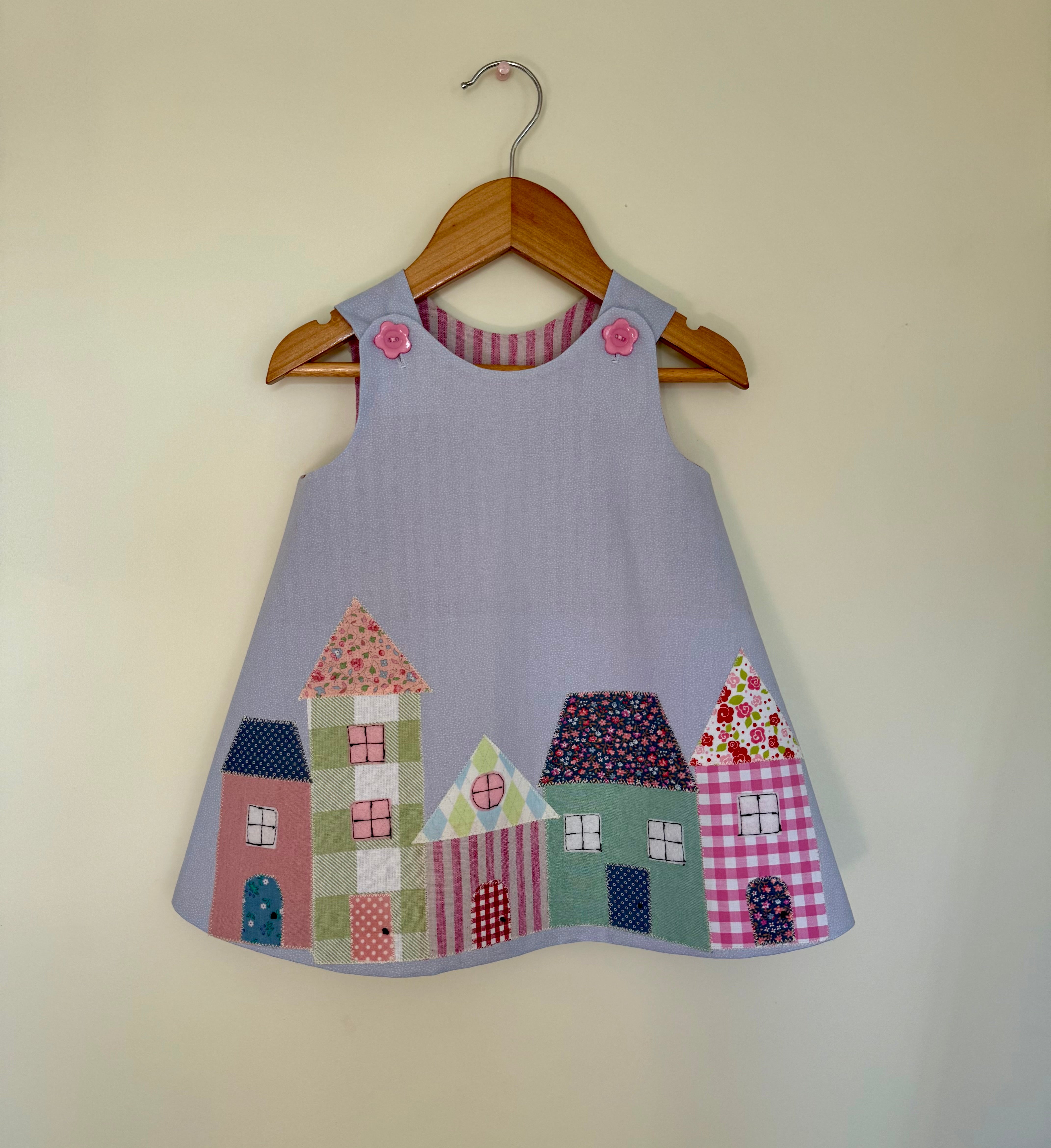 Girls little houses pinafore dress,size 2 .