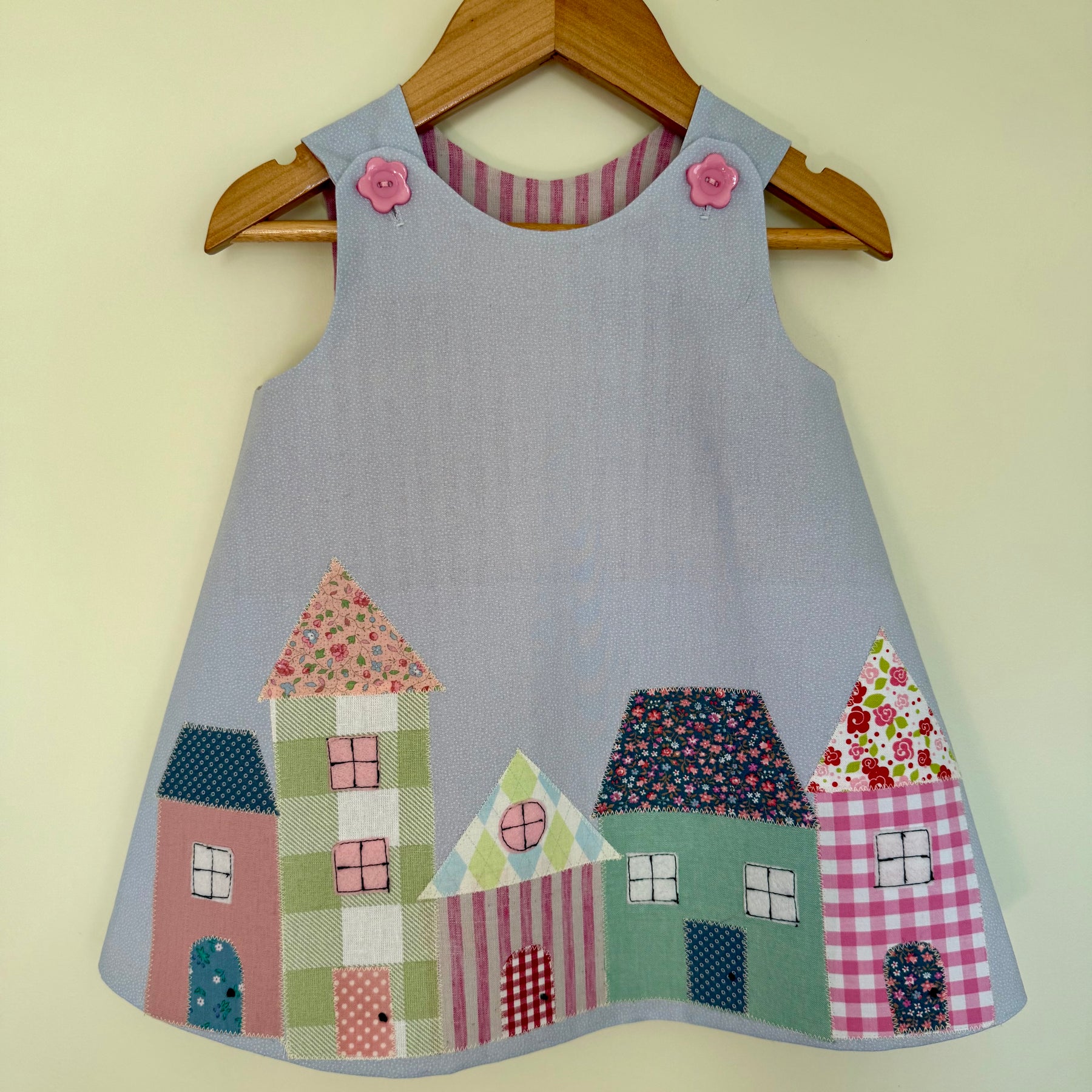 Girls little houses pinafore dress,size 2 .