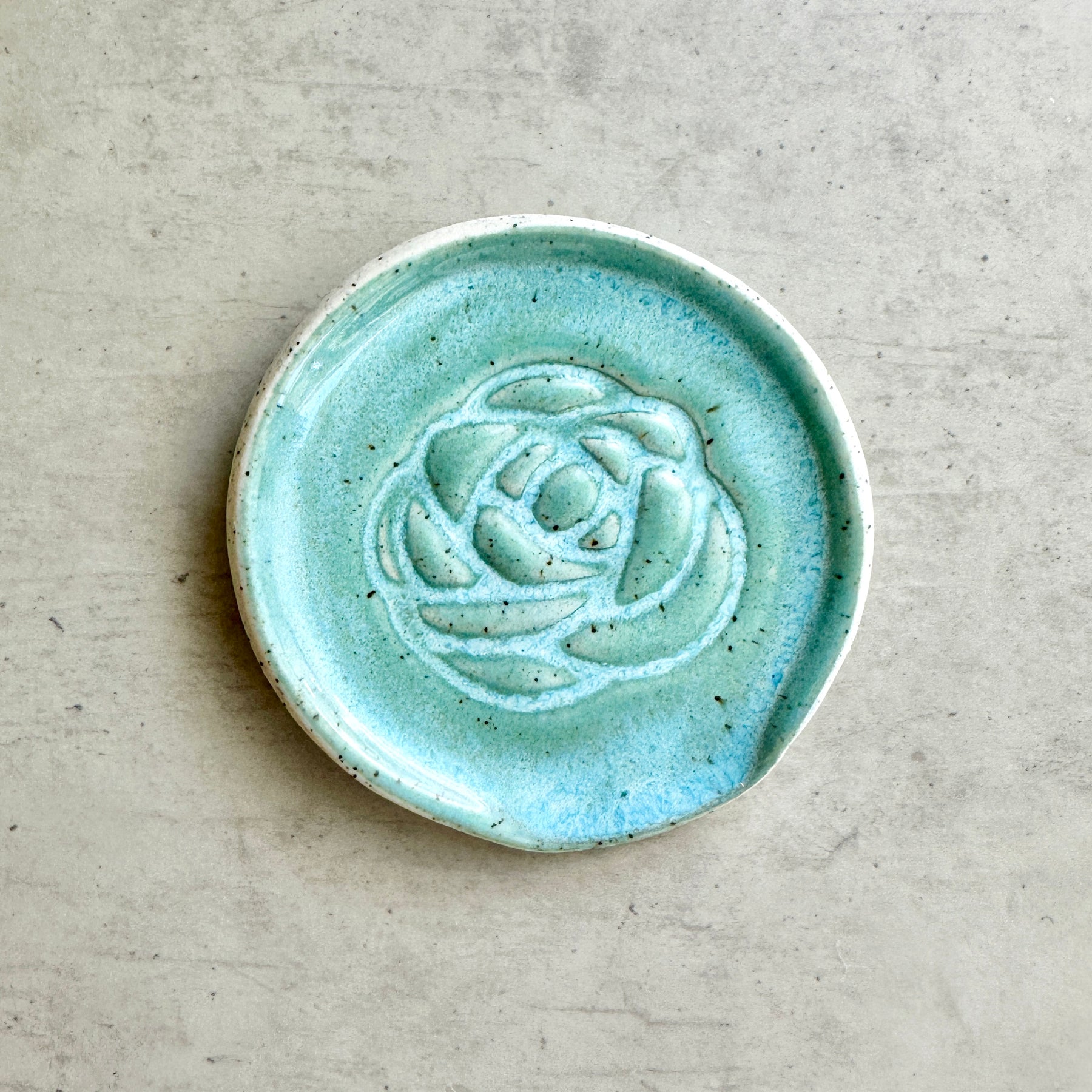 'BEST TEAS' TEASPOON RESTS I White & Speckled Clay