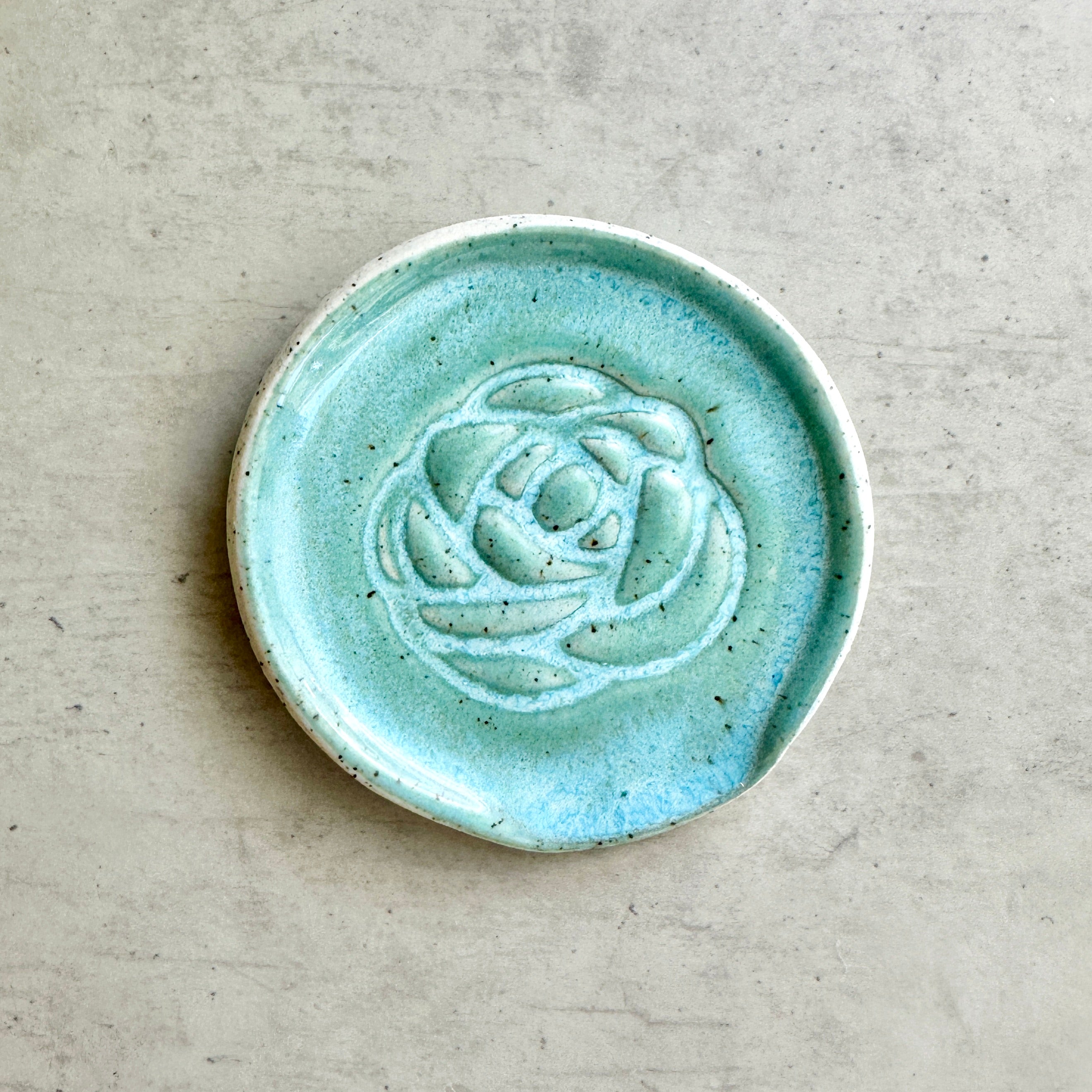 'BEST TEAS' TEASPOON RESTS I White & Speckled Clay