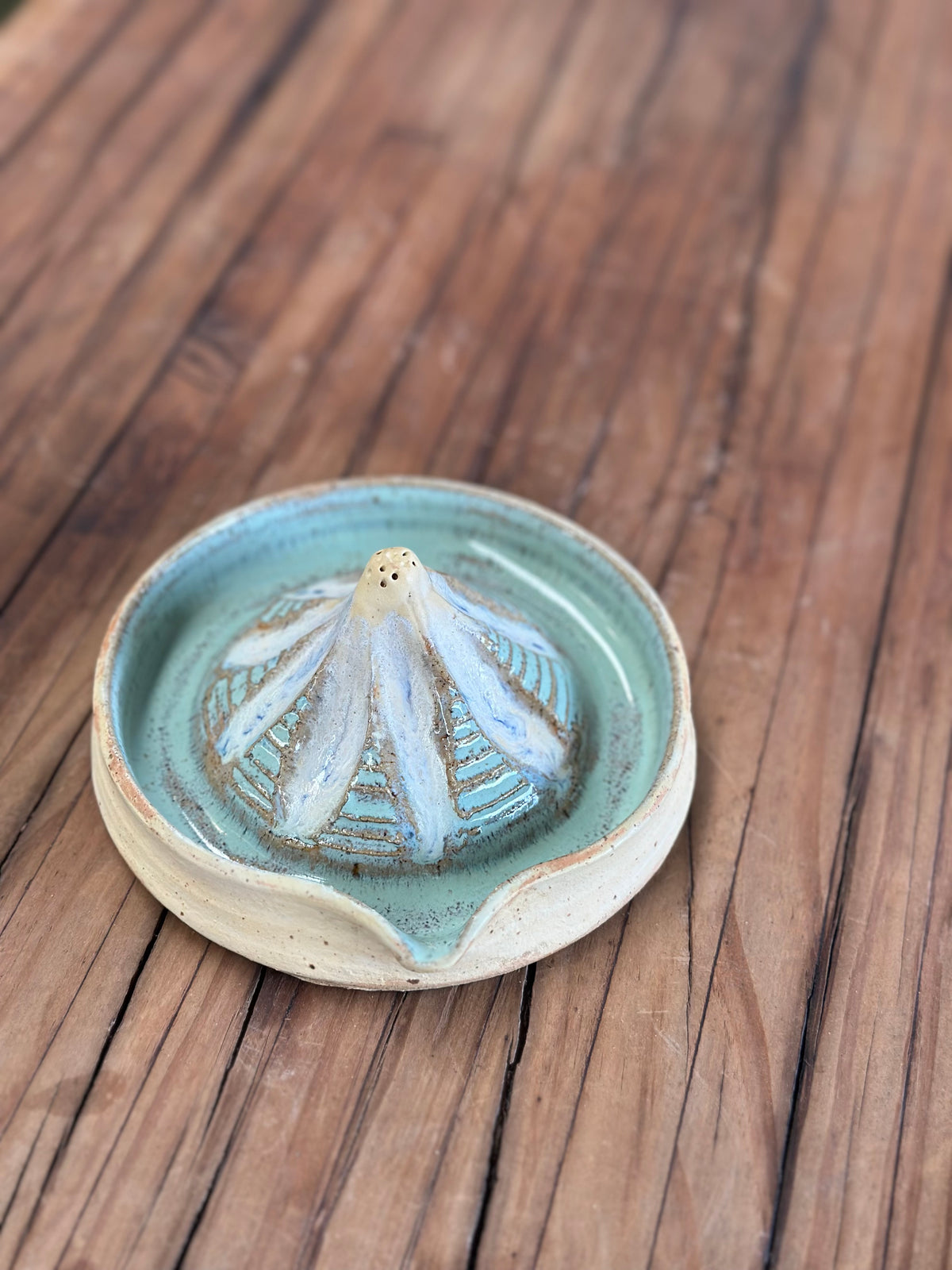 Daisy Citrus Press - Ceramic Lemon Squeezer